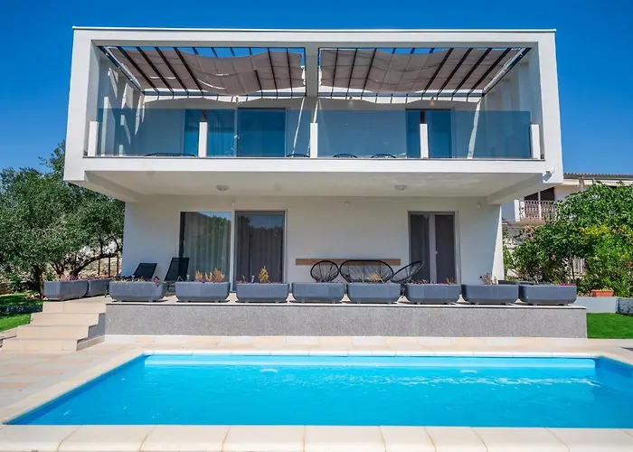 Wonderhouse Sovlja فيلة Tribalj