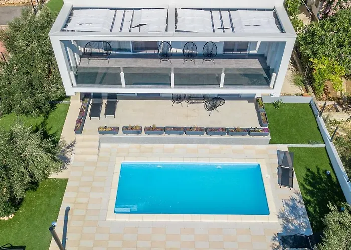 Wonderhouse Sovlja فيلة Tribalj